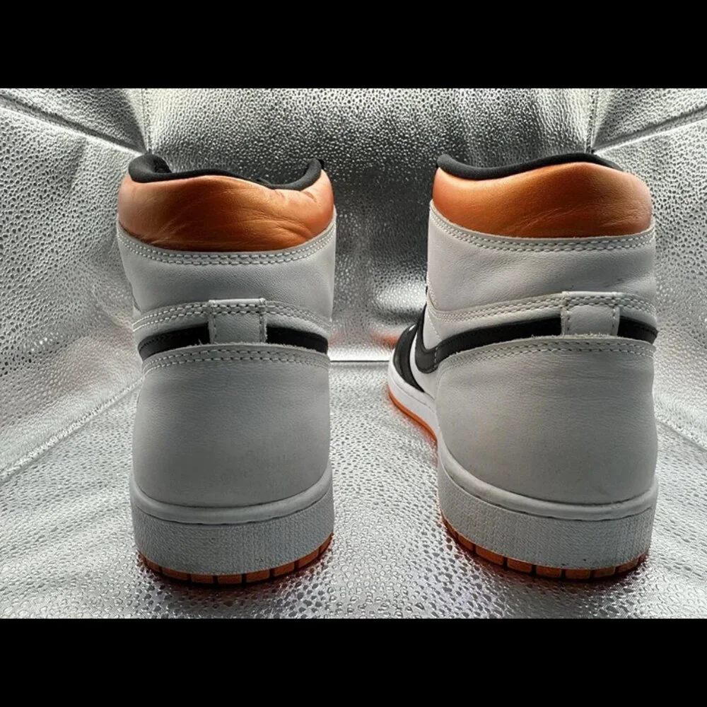 RARE 🚀 Size 11 - Jordan 1 Retro High Electro Orange‎ White Leather 555088-180